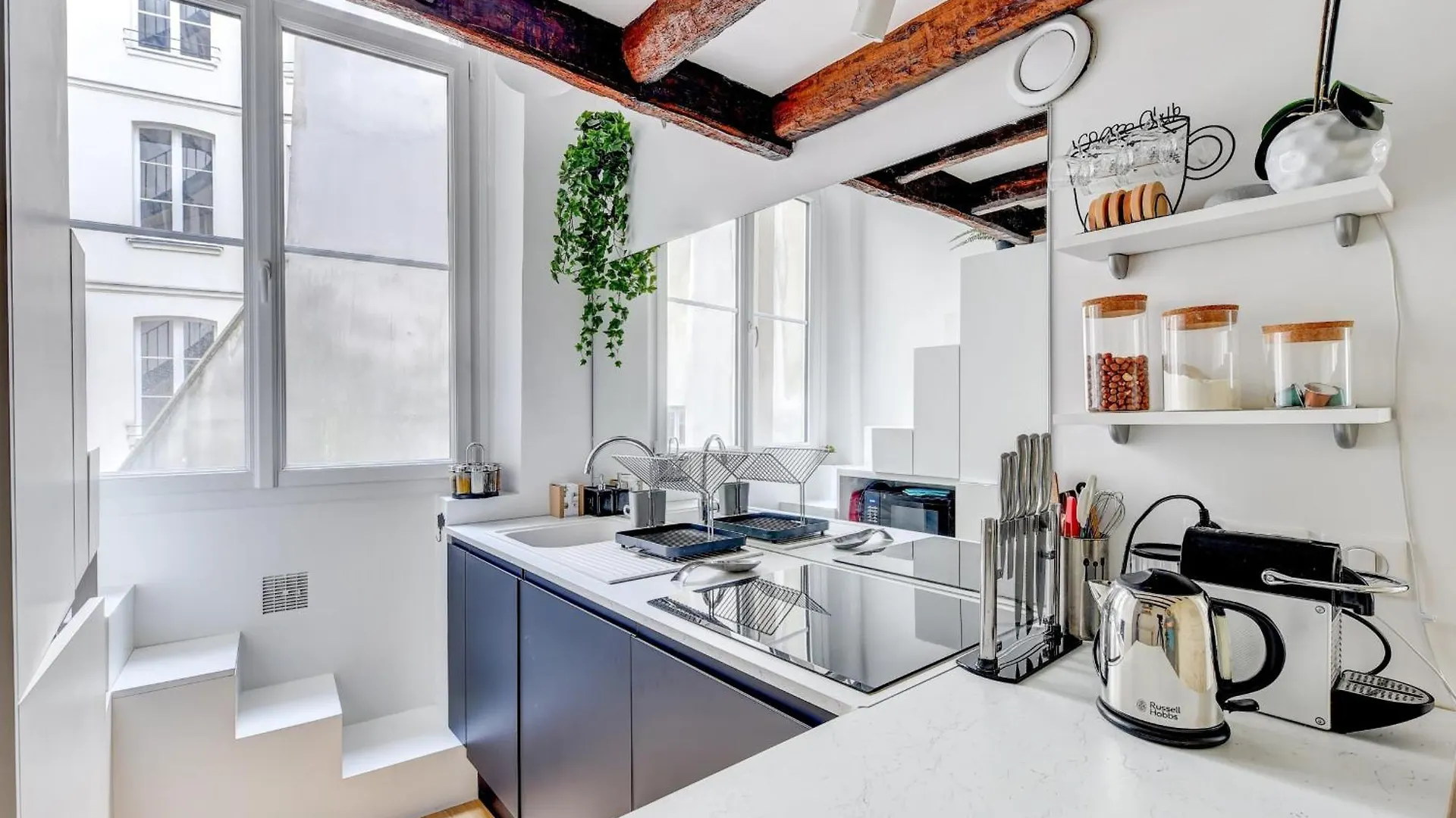 Apartamento Le Renaud - Le Marais - Wifi - Balcon París 0*,  Francia